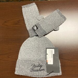 Harley Davidson Hat/glove knit set
